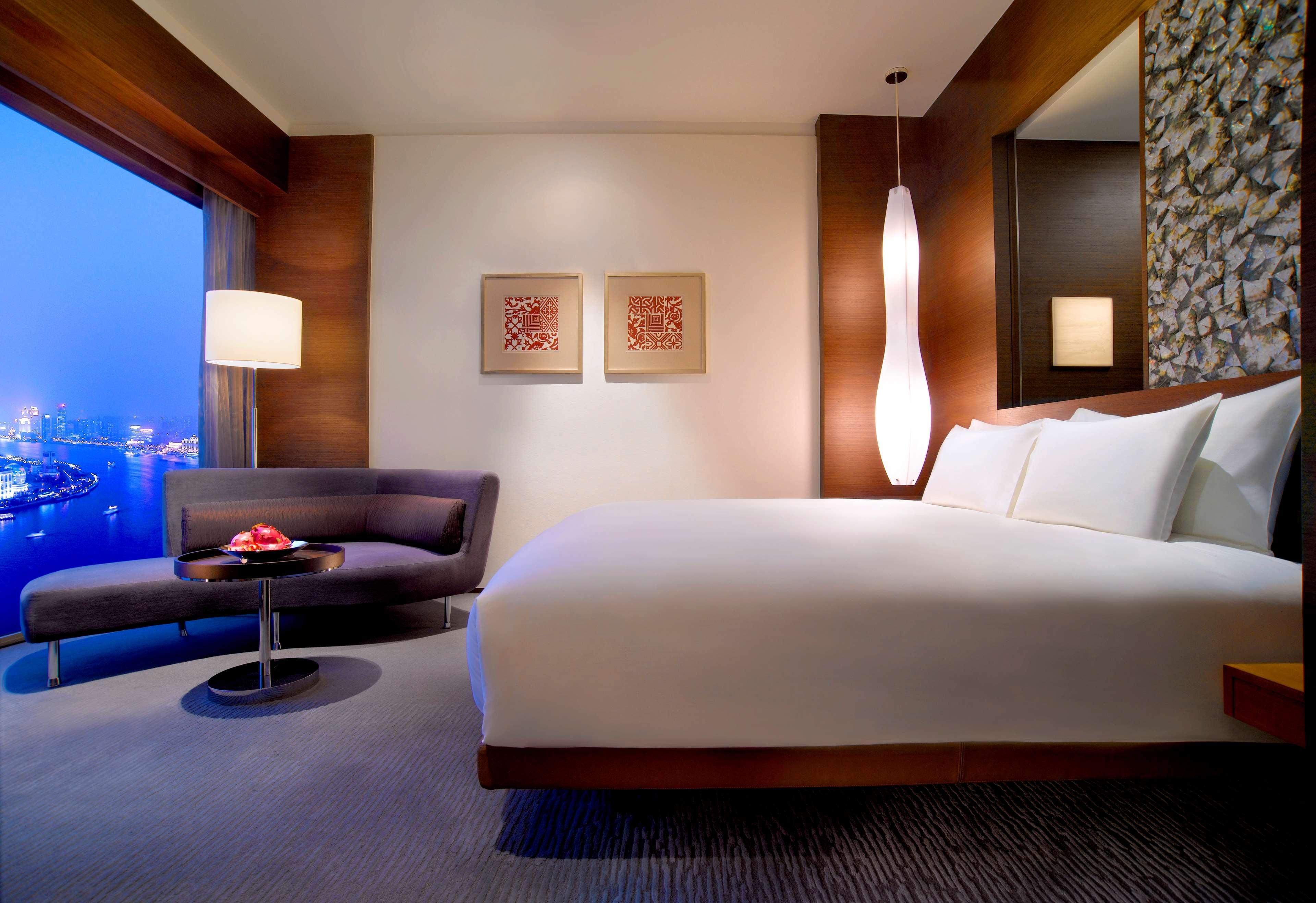 Hyatt On The Bund - A Grand Hyatt Hotel, Centrally Located At Huangpu River Banks In Downtown Hotel 5*