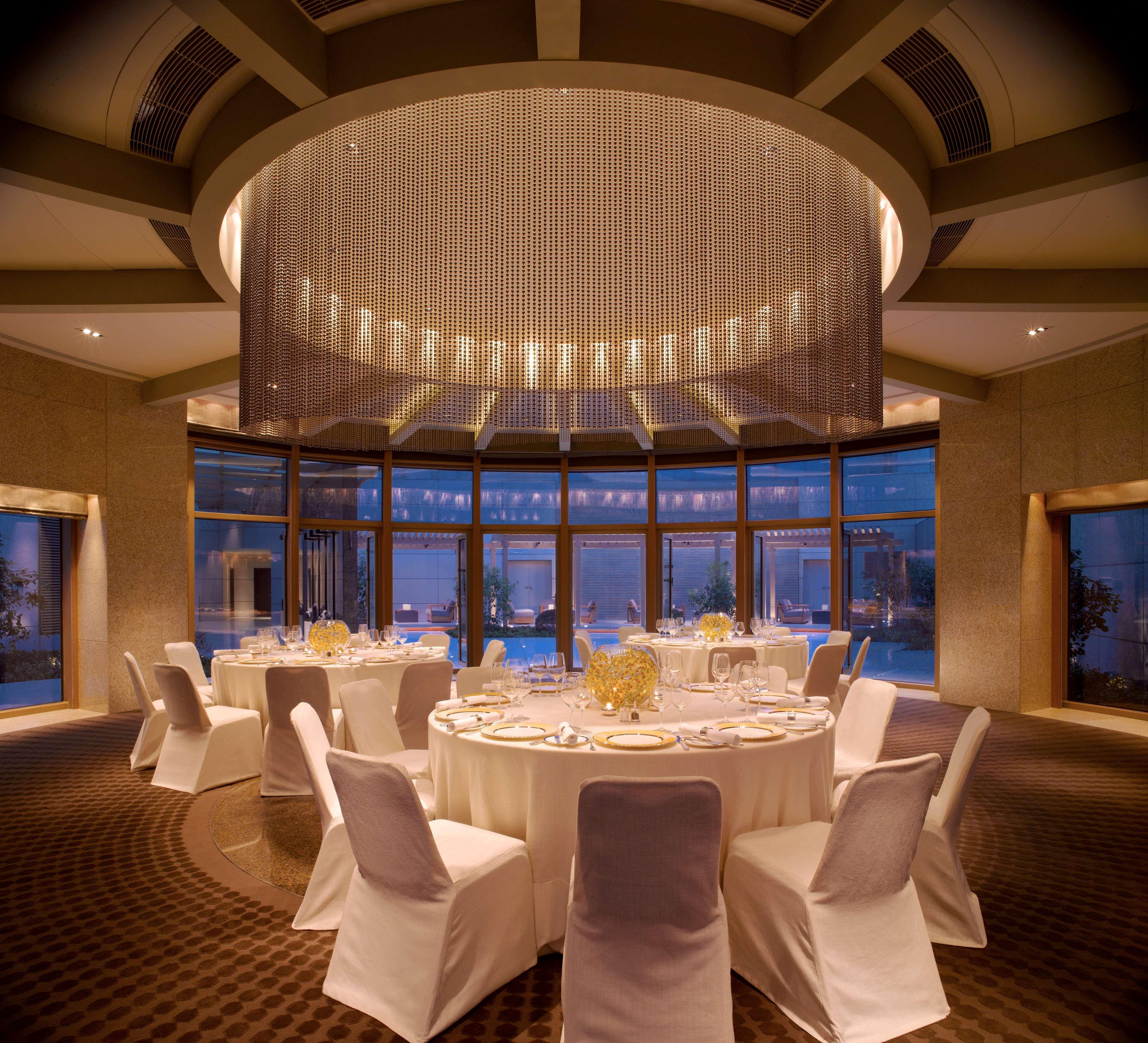 Hyatt On The Bund - A Grand Hyatt Hotel, Centrally Located At Huangpu River Banks In Downtown Hotel