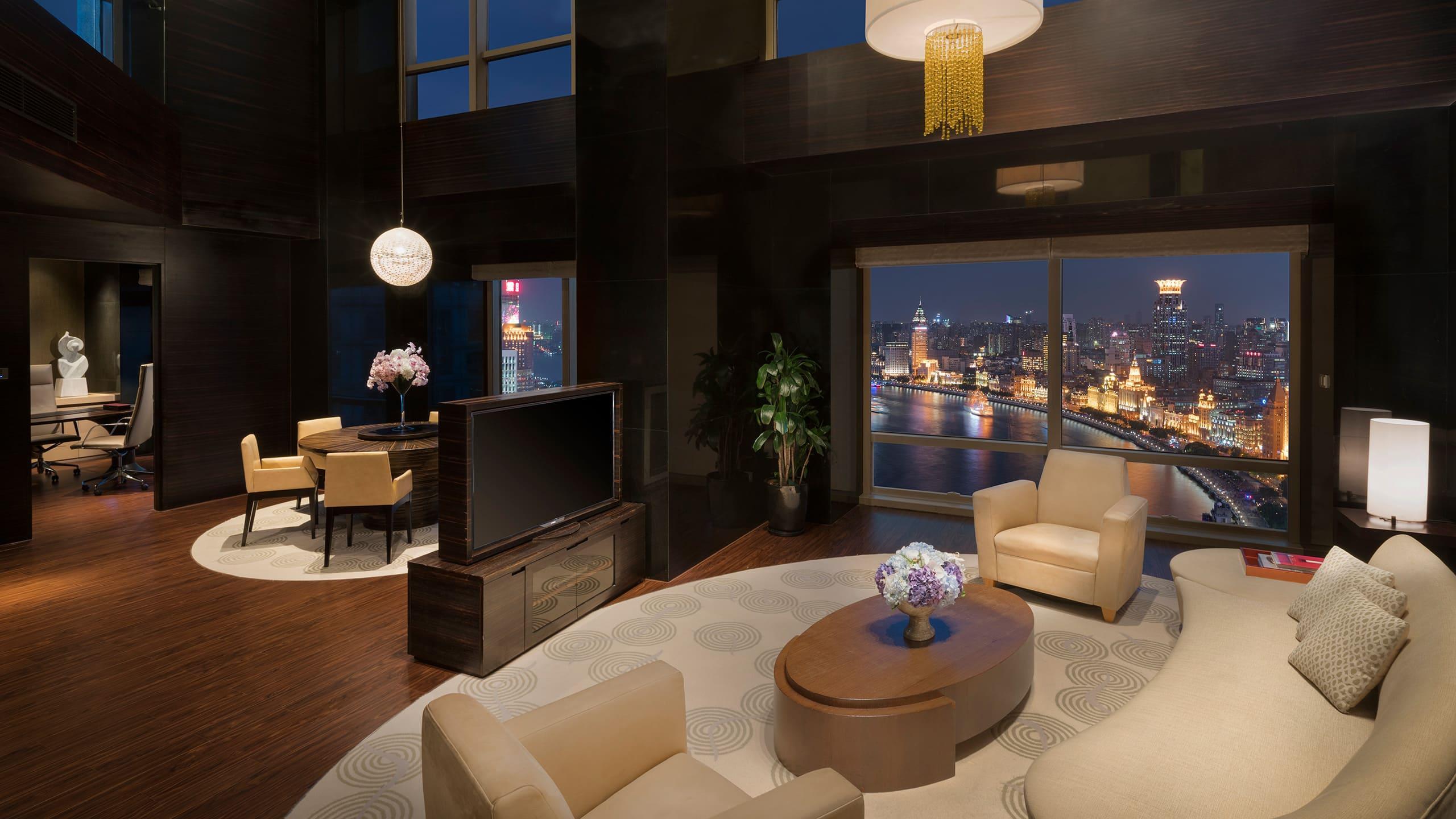 Hotel Hyatt On The Bund - A Grand Hyatt Hotel, Centrally Located At Huangpu River Banks In Downtown