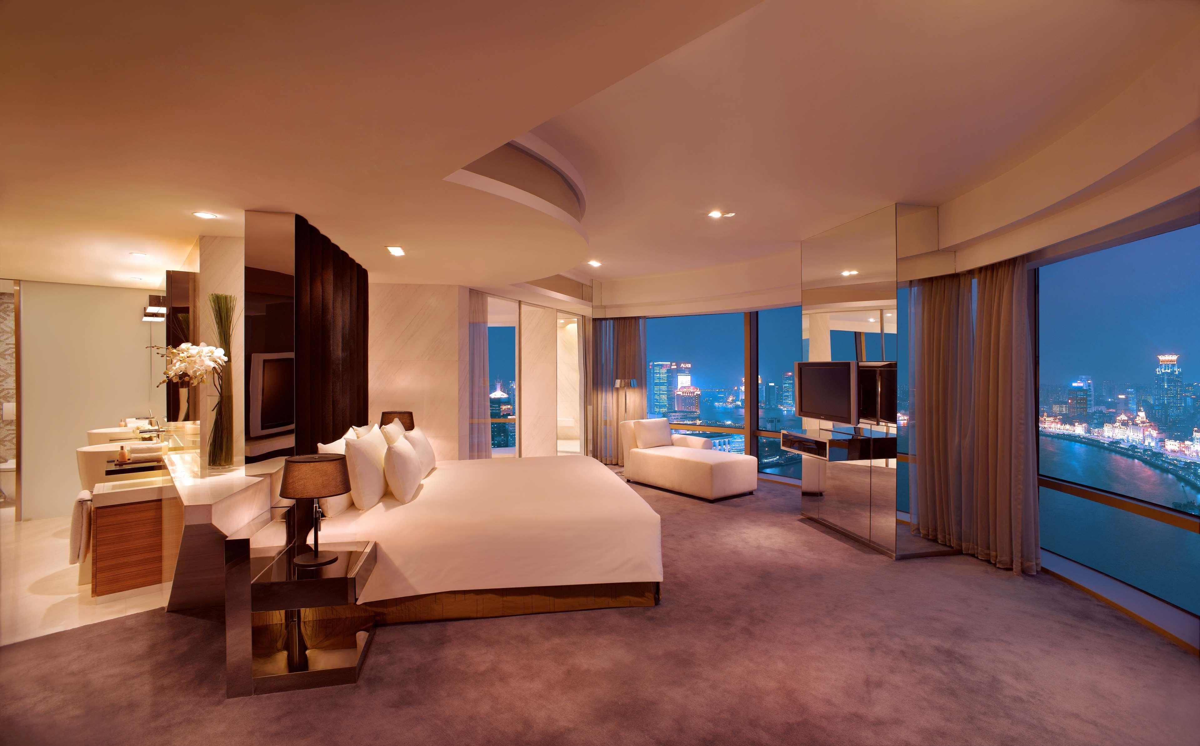 Hyatt On The Bund - A Grand Hyatt Hotel, Centrally Located At Huangpu River Banks In Downtown