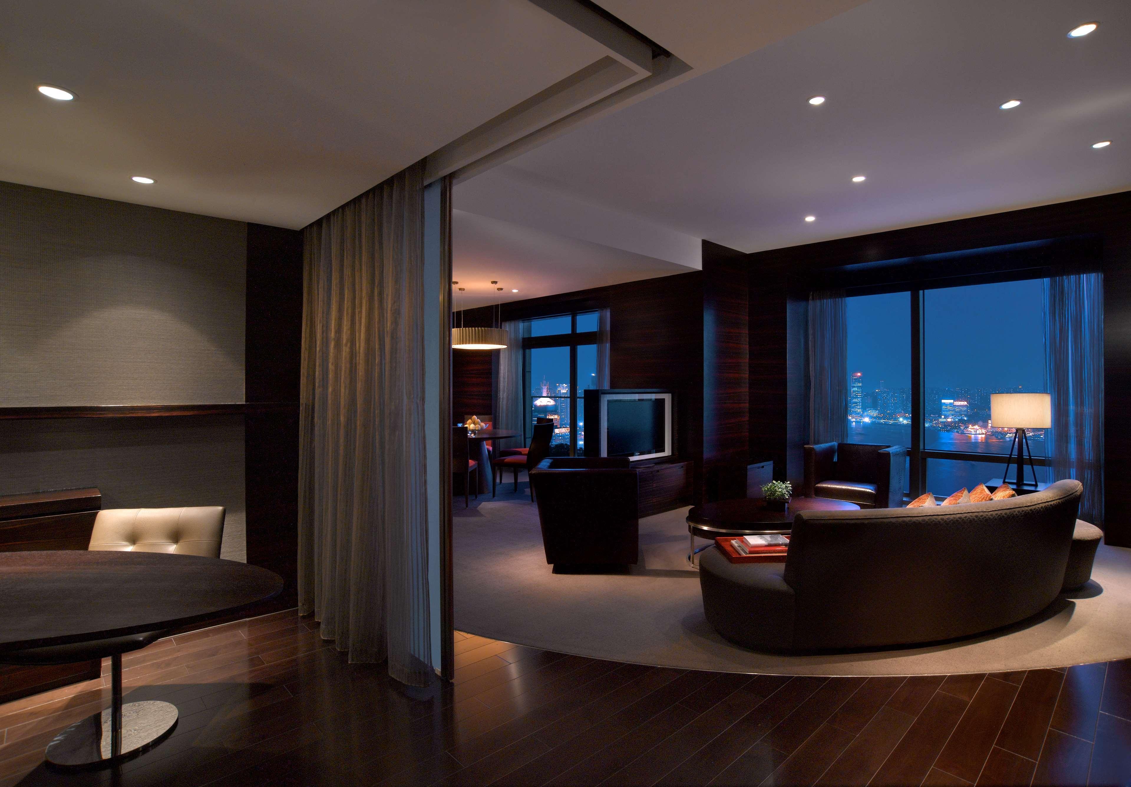Hotel Hyatt On The Bund - A Grand Hyatt Hotel, Centrally Located At Huangpu River Banks In Downtown 5*