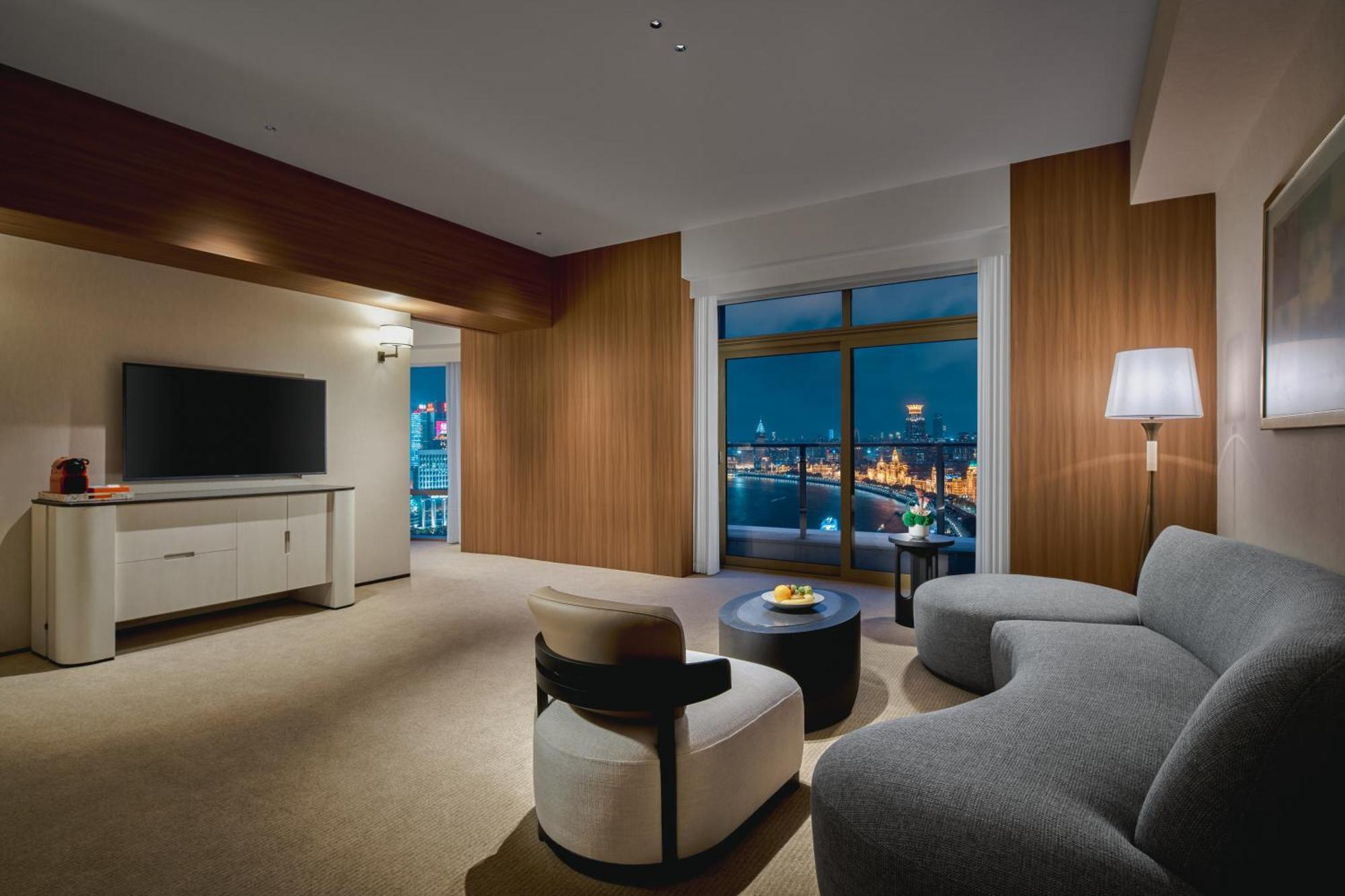 Hyatt On The Bund - A Grand Hyatt Hotel, Centrally Located At Huangpu River Banks In Downtown 5*