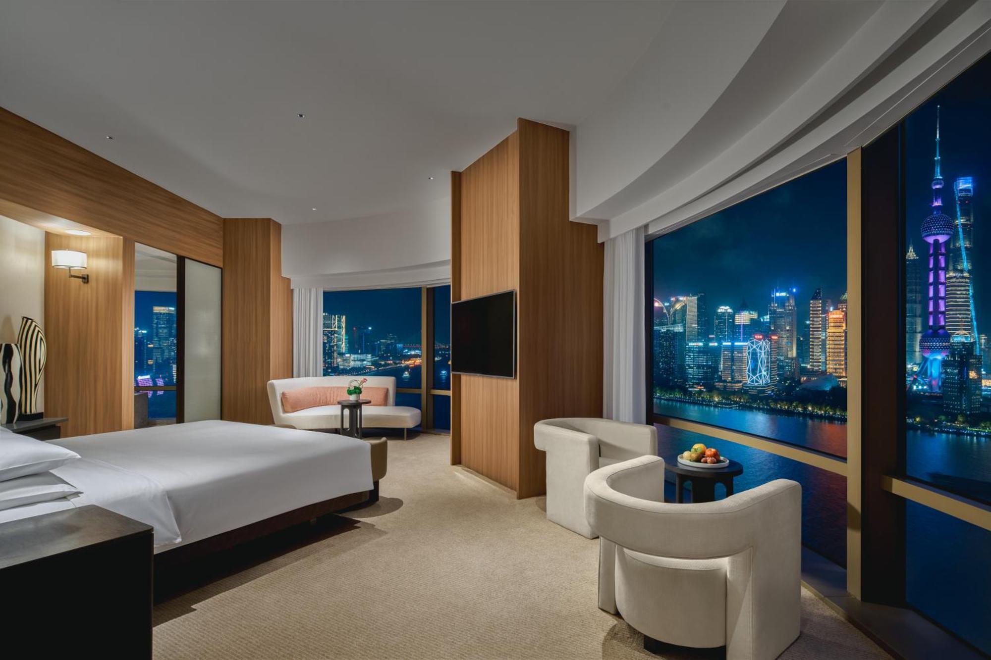 Hotel Hyatt On The Bund - A Grand Hyatt Hotel, Centrally Located At Huangpu River Banks In Downtown