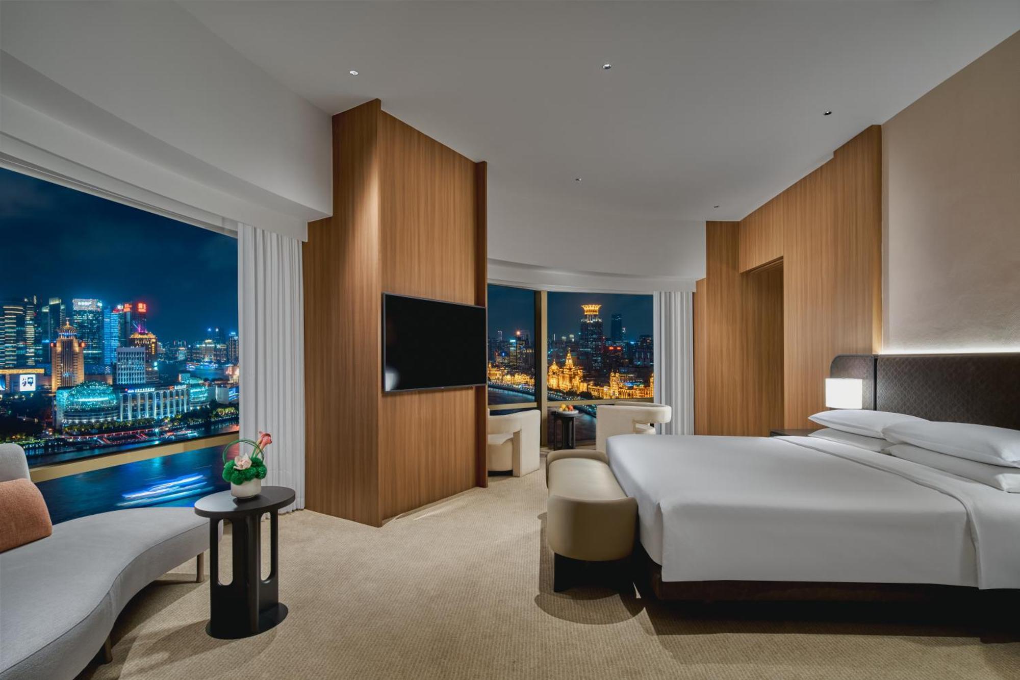 Hyatt On The Bund - A Grand Hyatt Hotel, Centrally Located At Huangpu River Banks In Downtown Hotel Shanghai