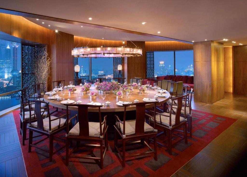 Hotel Hyatt On The Bund - A Grand Hyatt Hotel, Centrally Located At Huangpu River Banks In Downtown 5*