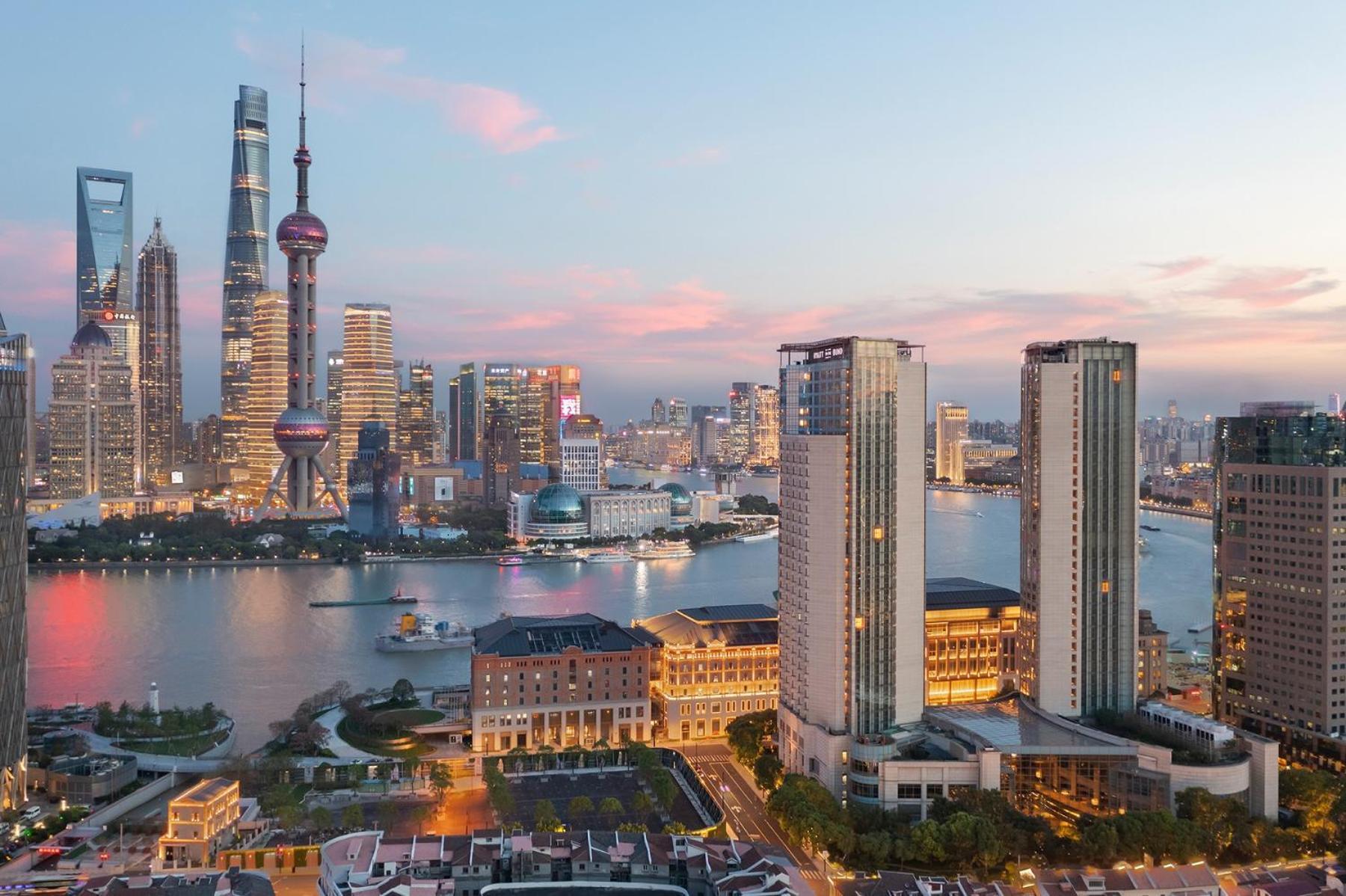 Hotel Hyatt On The Bund - A Grand Hyatt Hotel, Centrally Located At Huangpu River Banks In Downtown
