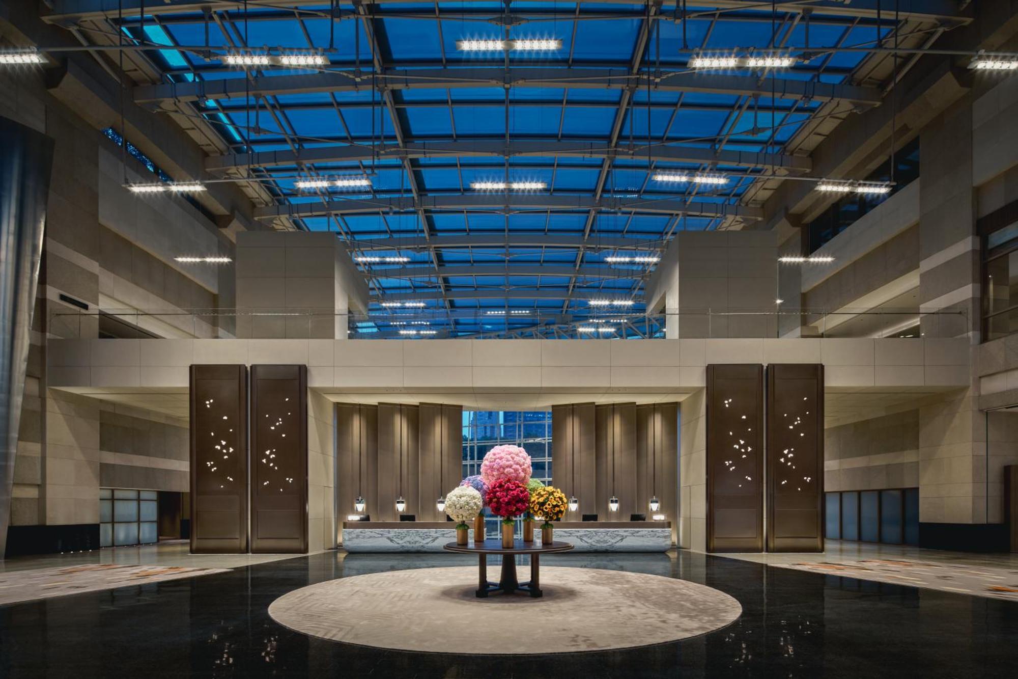 Hyatt On The Bund - A Grand Hyatt Hotel, Centrally Located At Huangpu River Banks In Downtown Hotel